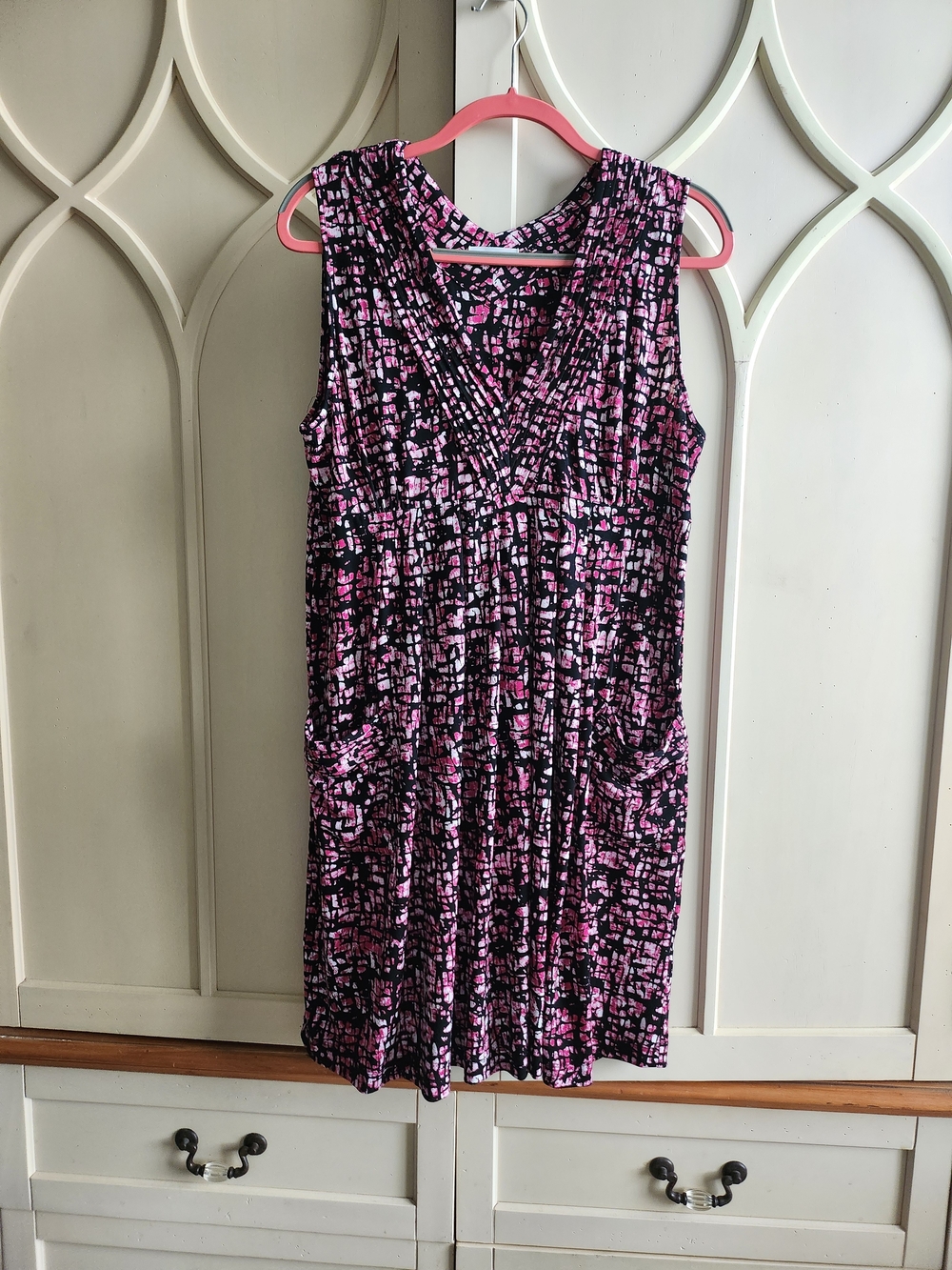 Calvin Klein Black and Pink Patterned Sleeveless Dress